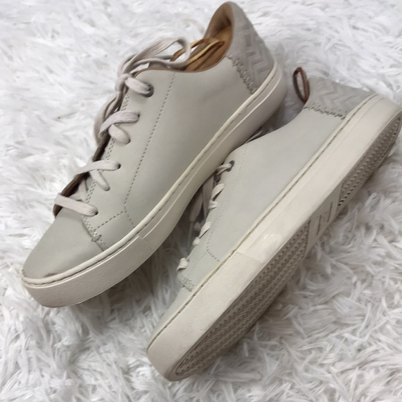 Toms Leather Cream Sneakers - Picture 2 of 11